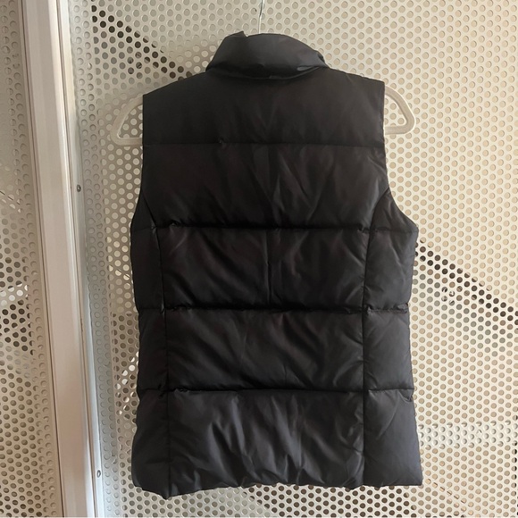 Joe Fresh Duck Down and Feather Puffer Vest Size Small in Black Nylon - Picture 3 of 9